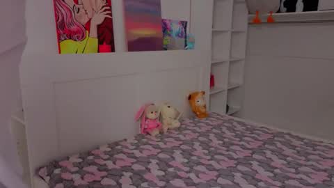 Eva online show from 03/01/26, 12:23