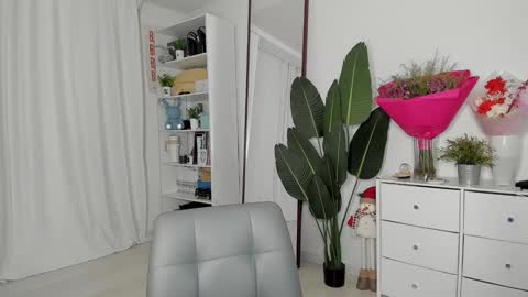 Snapshot of xxx_leila chatting on 12/02/24, 06:30 xxx_leila online show from 12/02/24, 06:30