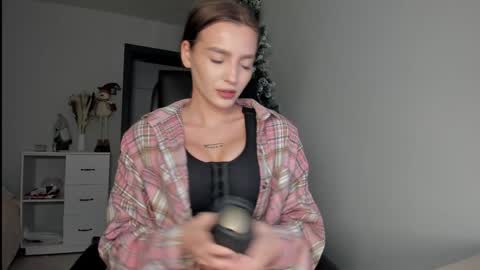 Snapshot of xxx_leila chatting on 01/27/25, 08:40 xxx_leila online show from 01/27/25, 08:40