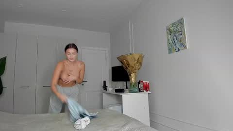 Snapshot of xxx_leila chatting on 11/02/25, 10:17 xxx_leila online show from 11/02/25, 10:17