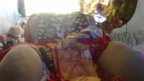 Snapshot of xxx_morena chatting on 12/15/24, 12:06   LILI  online show from 12/15/24, 12:06