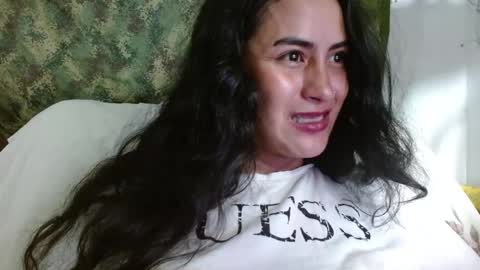 Snapshot of xxx_morena chatting on 01/02/25, 04:09   LILI  online show from 01/02/25, 04:09