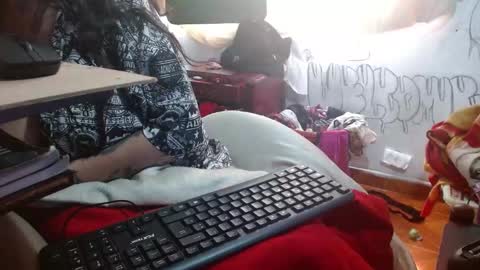 Snapshot of xxx_morena chatting on 03/09/25, 02:10   LILI  online show from 03/09/25, 02:10