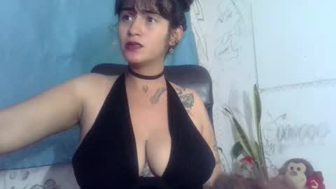 Snapshot of xxx_morena chatting on 11/11/25, 01:16 LILI online show from 11/11/25, 01:16