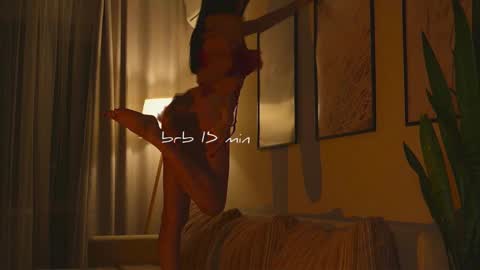 Snapshot of xxx_sunset chatting on 11/06/25, 10:05 Molly online show from 11/06/25, 10:05