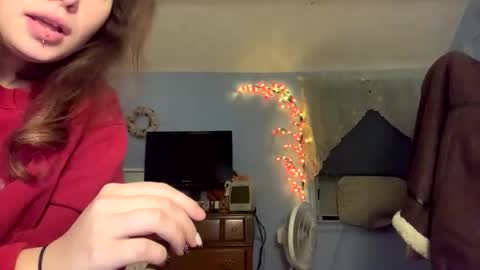 Snapshot of xxxangelcakes chatting on 11/26/25, 08:15 xxxangelcakes online show from 11/26/25, 08:15