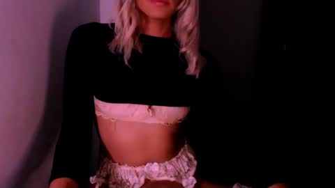Snapshot of xxxanonymousloverxxx chatting on 09/24/25, 04:16 Chiara online show from 09/24/25, 04:16