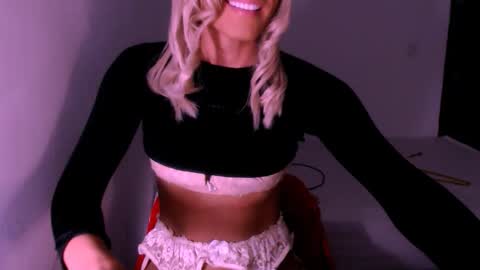 Snapshot of xxxanonymousloverxxx chatting on 11/20/25, 03:50 Chiara online show from 11/20/25, 03:50