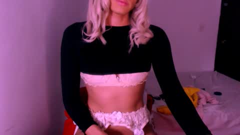 Snapshot of xxxanonymousloverxxx chatting on 11/23/25, 05:07 Chiara online show from 11/23/25, 05:07