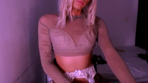 Snapshot of xxxanonymousloverxxx chatting on 01/10/26, 07:21 Chiara online show from 01/10/26, 07:21