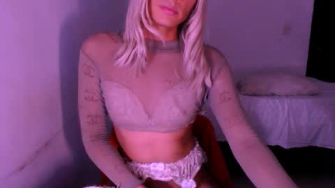 Snapshot of xxxanonymousloverxxx chatting on 03/01/26, 02:35 Chiara online show from 03/01/26, 02:35