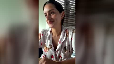 Lola online show from 07/19/26, 12:42