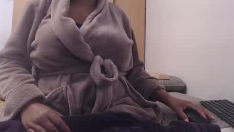 Snapshot of xxxbustybabe27x chatting on 02/19/25, 01:50 Ayanda online show from 02/19/25, 01:50