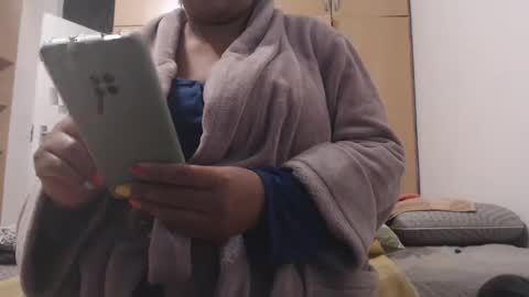 Snapshot of xxxbustybabe27x chatting on 02/19/25, 04:55 Ayanda online show from 02/19/25, 04:55