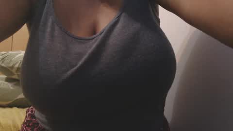 Snapshot of xxxbustybabe27x chatting on 02/28/25, 11:34 Ayanda online show from 02/28/25, 11:34