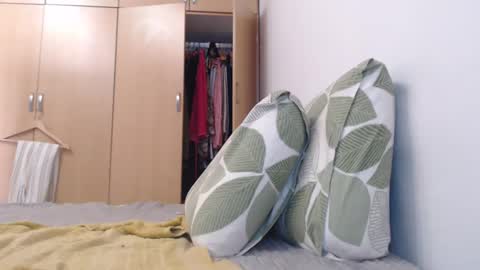 Snapshot of xxxbustybabe27x chatting on 03/03/25, 02:48 Ayanda online show from 03/03/25, 02:48