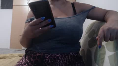 Snapshot of xxxbustybabe27x chatting on 03/05/25, 09:27 Ayanda online show from 03/05/25, 09:27