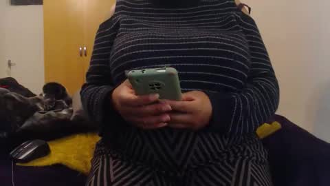 Snapshot of xxxbustybabe27x chatting on 11/06/25, 02:51 Ayanda online show from 11/06/25, 02:51