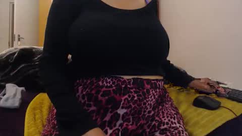 Snapshot of xxxbustybabe27x chatting on 11/07/25, 10:04 Ayanda online show from 11/07/25, 10:04