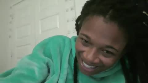 Danielle online show from 10/30/25, 02:13