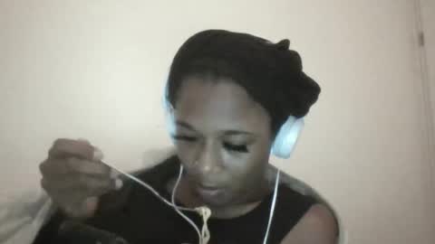 Snapshot of xxxdanidoomsdayxxx chatting on 06/02/26, 06:43 Danielle online show from 06/02/26, 06:43