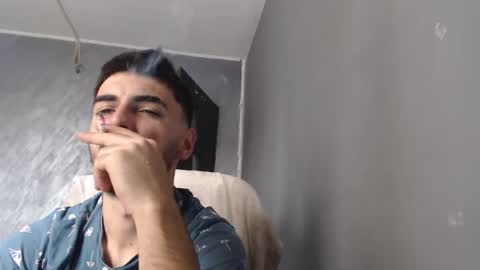 Snapshot of xxxdonpuiuuxxx chatting on 11/05/25, 11:21 xxxdonpuiuuxxx online show from 11/05/25, 11:21