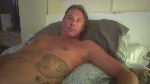 Snapshot of xxxelentdick chatting on 01/06/25, 01:41 deeeeznutz online show from 01/06/25, 01:41