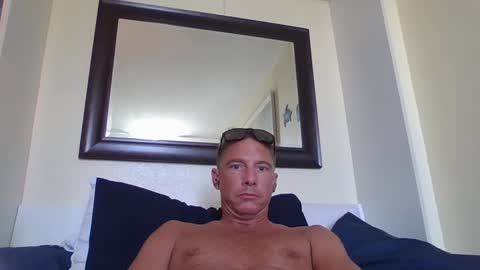 Snapshot of xxxelentdick chatting on 01/19/25, 11:00 deeeeznutz online show from 01/19/25, 11:00