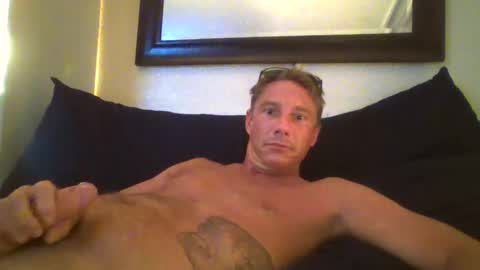Snapshot of xxxelentdick chatting on 02/28/25, 06:43 deeeeznutz online show from 02/28/25, 06:43