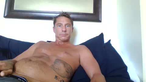 Snapshot of xxxelentdick chatting on 03/09/25, 10:52 deeeeznutz online show from 03/09/25, 10:52