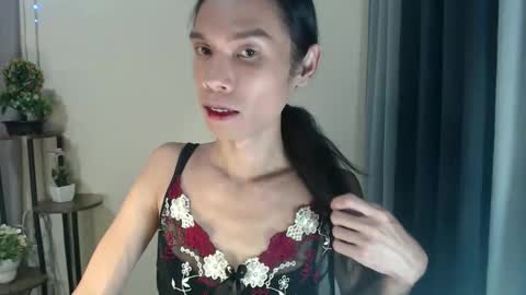 Snapshot of xxxfuckgirlyumsxxx chatting on 05/05/26, 11:07 Your Princess Yums online show from 05/05/26, 11:07