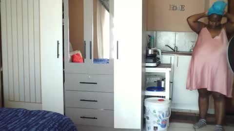 Snapshot of xxxgiantboobs chatting on 09/18/25, 09:00 xxxgiantboobs online show from 09/18/25, 09:00