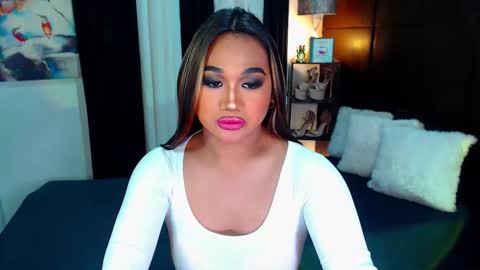 Snapshot of xxxgiganticoliviacummerxxx chatting on 12/20/24, 05:51 OLIVIA online show from 12/20/24, 05:51