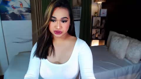 Snapshot of xxxgiganticoliviacummerxxx chatting on 01/09/25, 02:40 OLIVIA online show from 01/09/25, 02:40