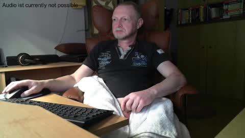Snapshot of xxxgingerboy chatting on 03/07/25, 09:06 GingerDaddy online show from 03/07/25, 09:06