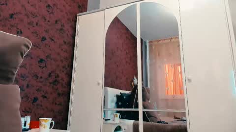 kira online show from 03/07/25, 01:40