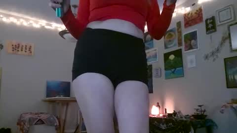 Snapshot of xxxlolalovexxx chatting on 12/14/25, 03:23 Lola online show from 12/14/25, 03:23