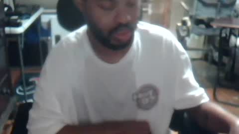 Snapshot of xxxonwheelz chatting on 11/16/25, 04:40 xxxonwheelz online show from 11/16/25, 04:40