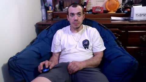 ScubaSteve online show from 02/09/25, 06:11