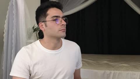 Snapshot of xxxvandersexxx chatting on 02/17/26, 05:59 July and Fer online show from 02/17/26, 05:59