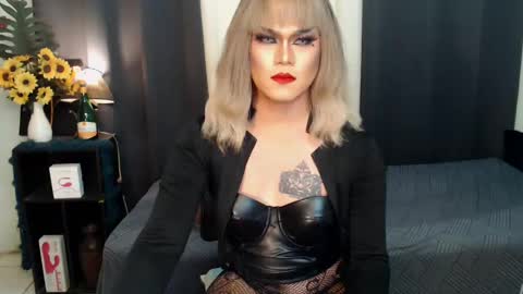 QueenMarina online show from 12/17/24, 10:43