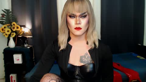 QueenMarina online show from 01/11/25, 11:46