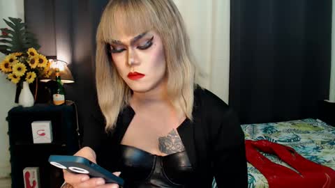 QueenMarina online show from 01/20/25, 09:43