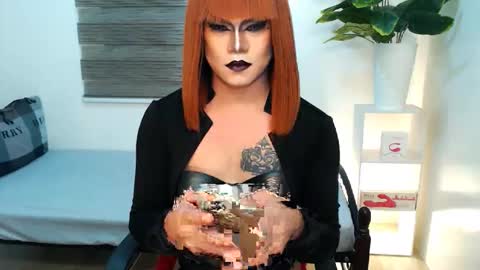 Snapshot of xyournightmarequeenx chatting on 02/15/26, 02:36 QueenMarina online show from 02/15/26, 02:36