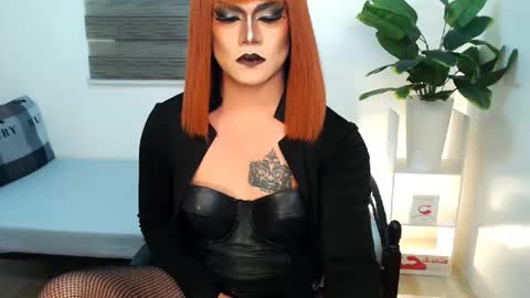 Snapshot of xyournightmarequeenx chatting on 02/23/26, 09:01 QueenMarina online show from 02/23/26, 09:01