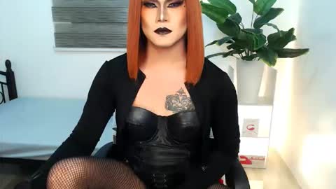 Snapshot of xyournightmarequeenx chatting on 03/01/26, 07:43 QueenMarina online show from 03/01/26, 07:43