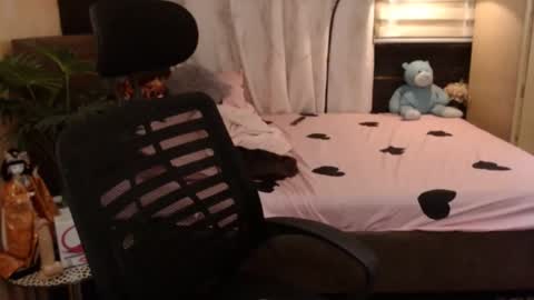 Snapshot of xyourtastyprincess chatting on 02/05/25, 06:46 Angela online show from 02/05/25, 06:46