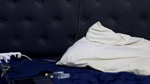 Snapshot of xzavion_ chatting on 12/18/25, 02:28 Xzavion online show from 12/18/25, 02:28