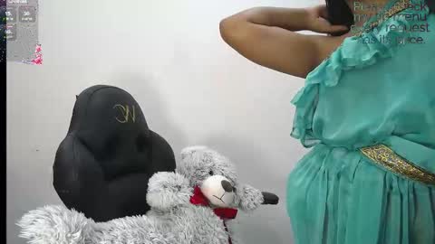 yazhini online show from 03/10/26, 12:21