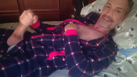 Snapshot of yacht3oy chatting on 11/18/25, 09:19 yacht3oy online show from 11/18/25, 09:19